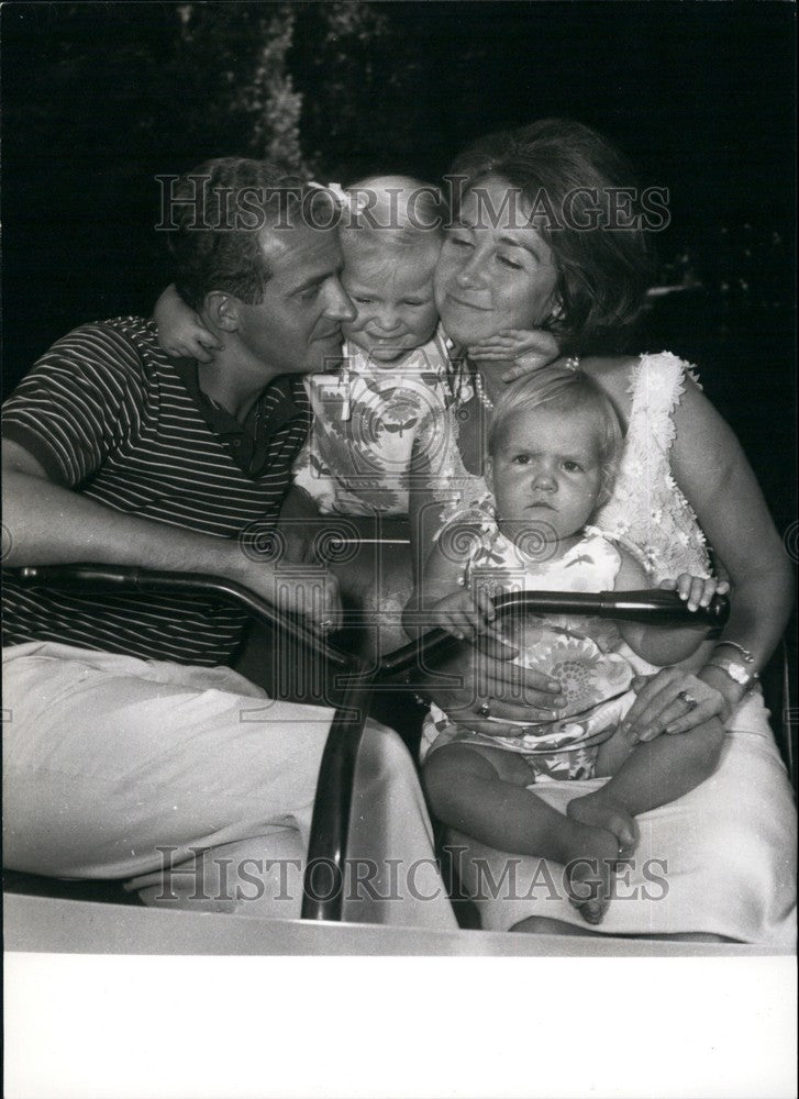 Press Photo Socialite family - KSB71161 - Historic Images