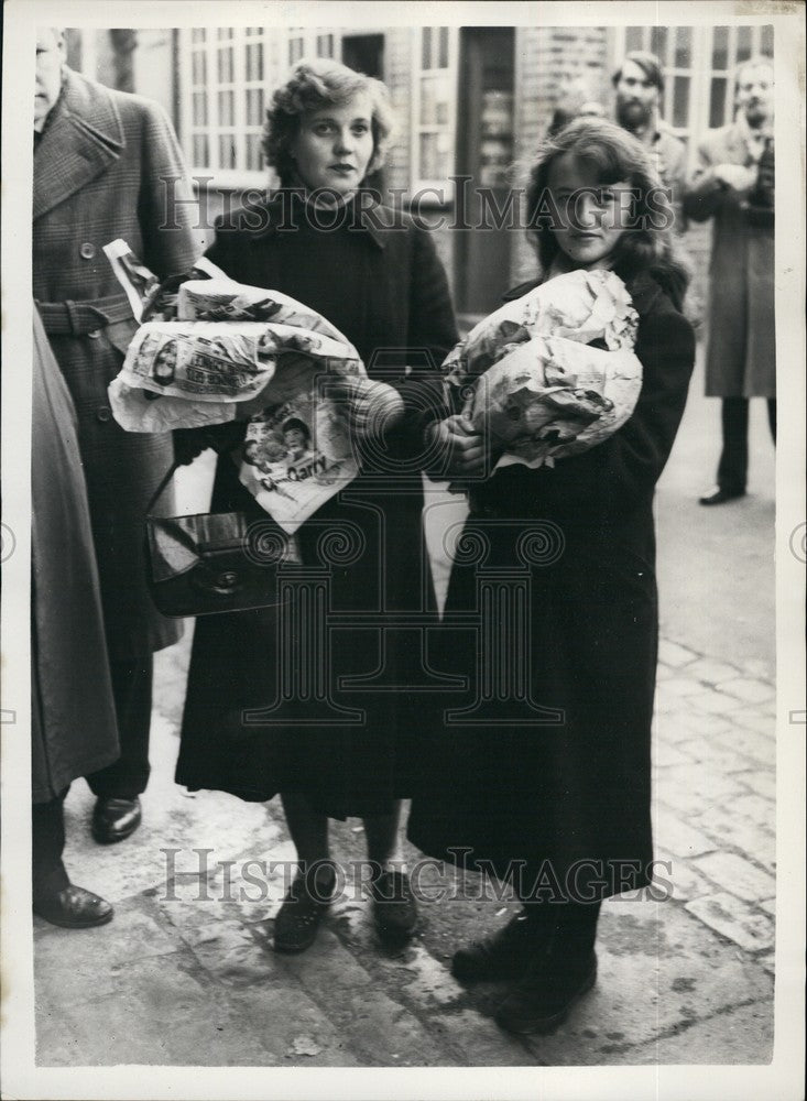1958 Hungarian Refugee Families Refuse to be deported wives visit - Historic Images