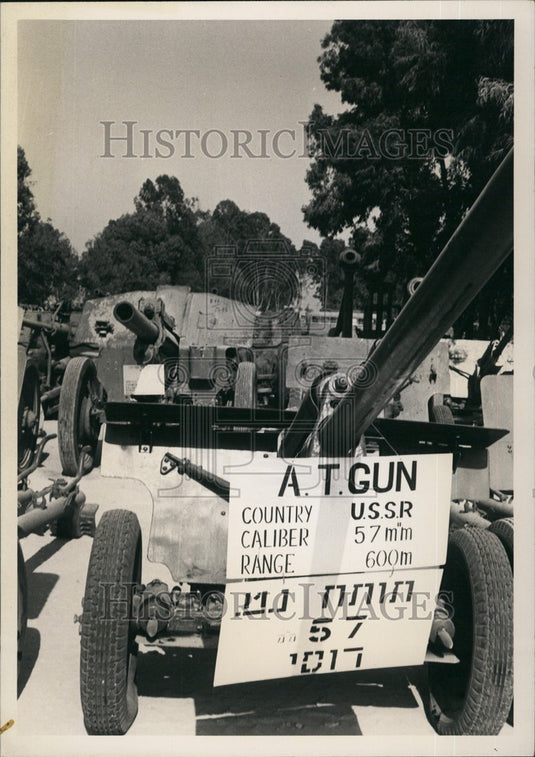 Press Photo Captured Russian And Chinese Weapons - KSB71285 - Historic Images