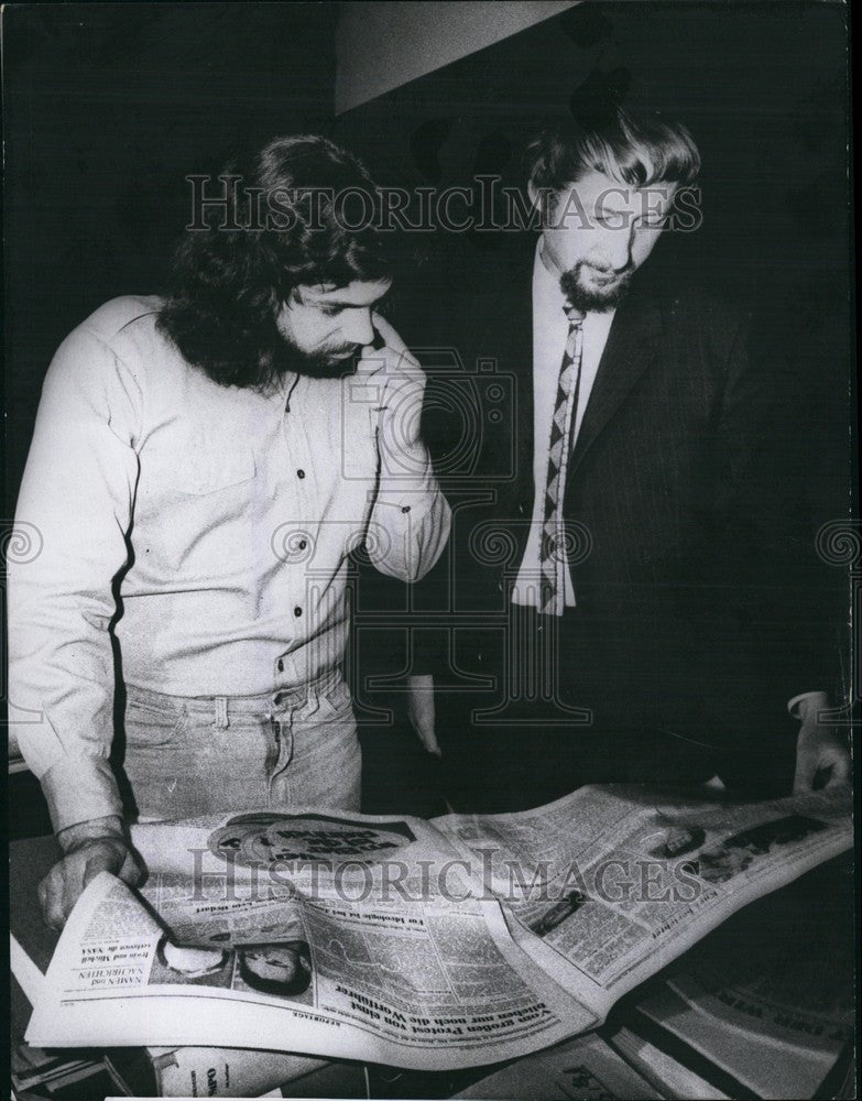 1972 Werner Hoppe with his advocate Heinrich Hannover - Historic Images