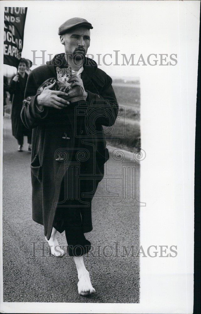 1959 George Farrer, Nuclear Warfare Protest March, United Kingdom - Historic Images