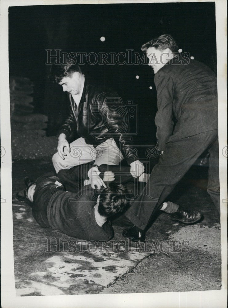 1958 Press Photo Late Night Riots In Paris. Communists Battle With De Gaullists-Historic Images