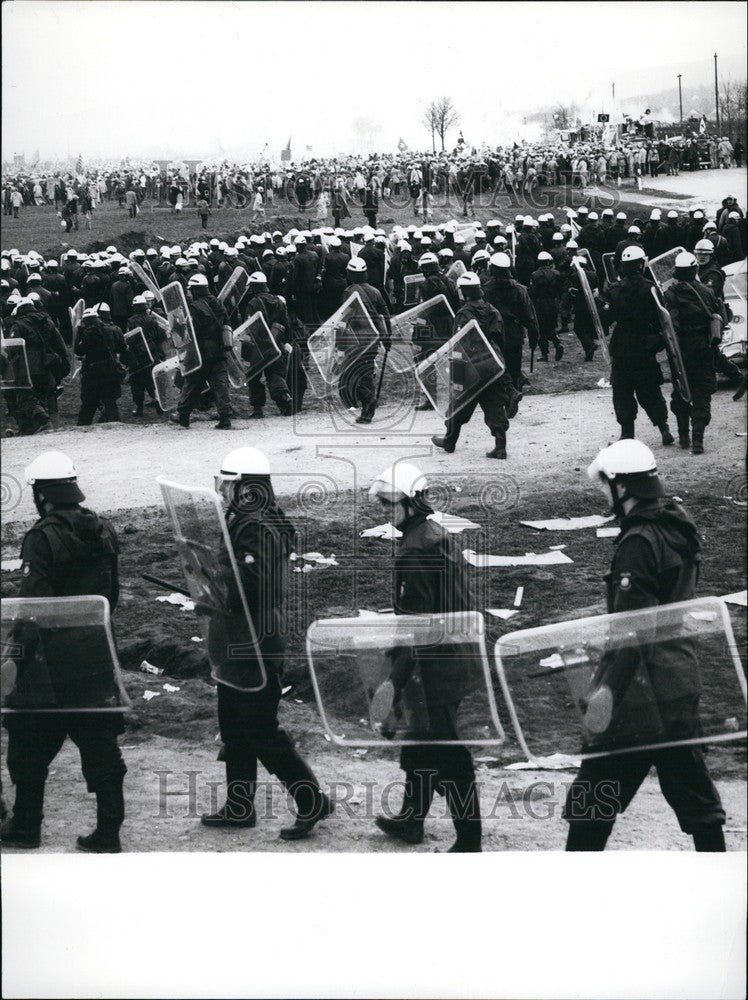 Press Photo Riots During a demonstration against the erection of an Nuclear - Historic Images
