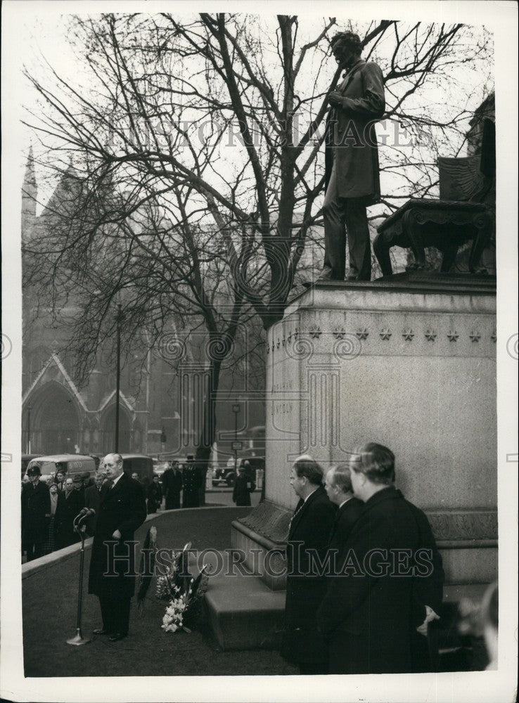 1959, Prime Minister Harold MacMillan, Statue, Abraham Lincoln - Historic Images