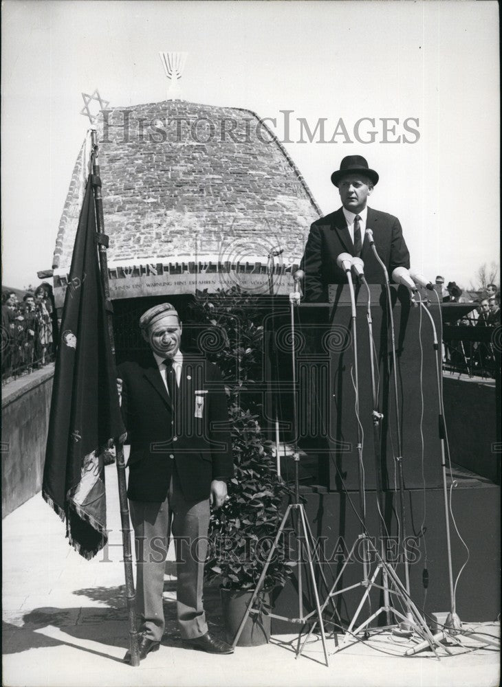 1967 Press Photo Israel AmbAsher Ben Nathan - Historic Images