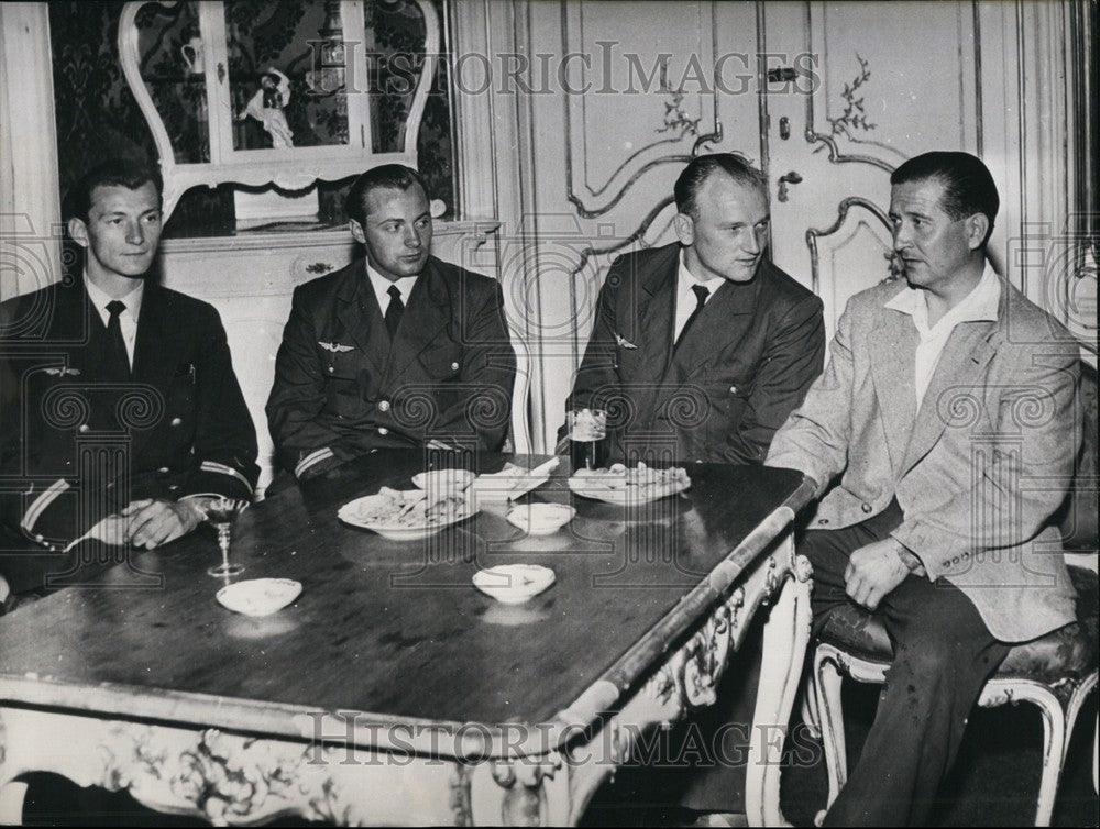 1956 Kareli Benedikt, Janes Fenesy, Janes Gore, Sander Tot - Historic Images