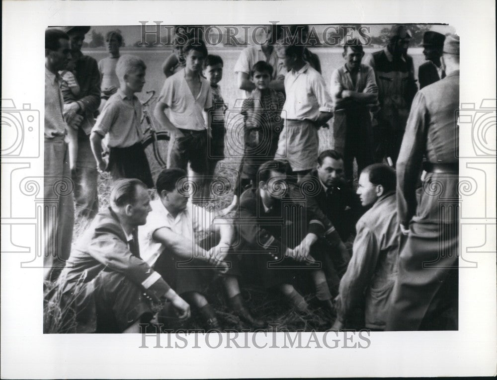 1956 Press Photo Rescued Passengers, Lufthansa, NATO-Airport - Historic Images