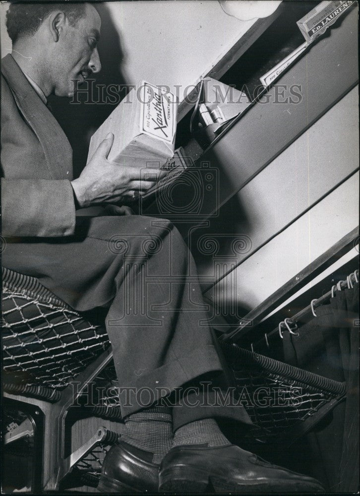 Indian Director Finance Mean Gray Holding Cigarette Box  - Historic Images