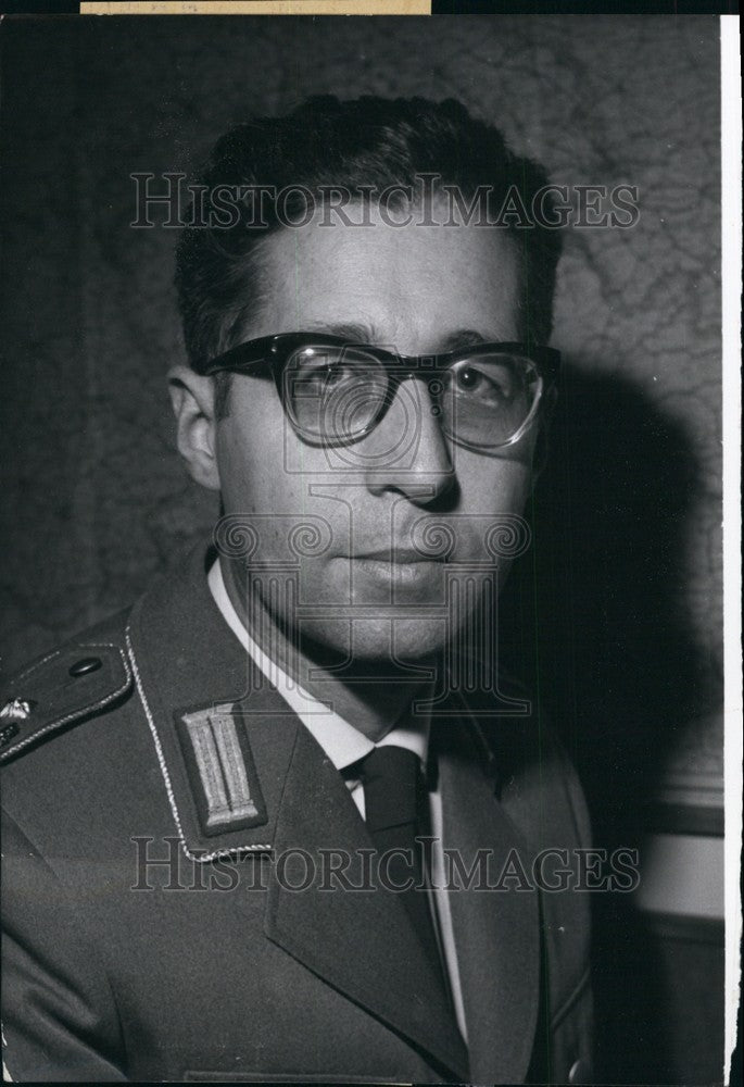 1962 Press Photo Federal Ministry Defense Press Officer Colonel Schmuckle - Historic Images