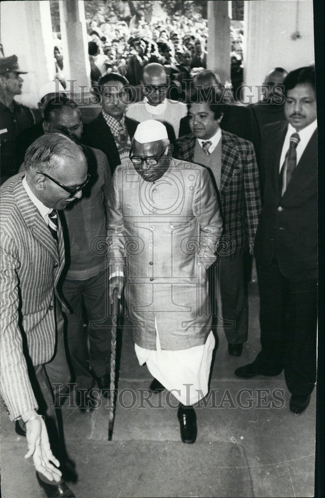 1977 Union Defence Minister, Jagjivan Ram arriving at Patiala Hous - Historic Images