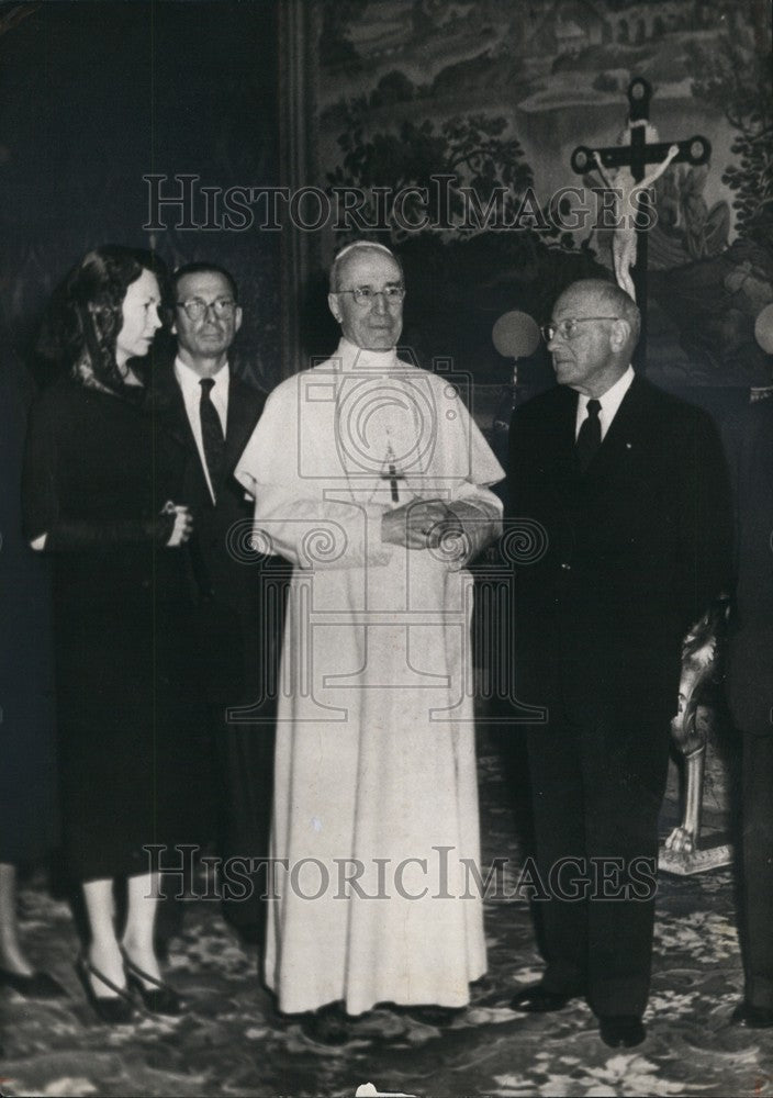 1957, Pope Pius XII, Director Cecil de Mille, Mrs Joseph Harper - Historic Images