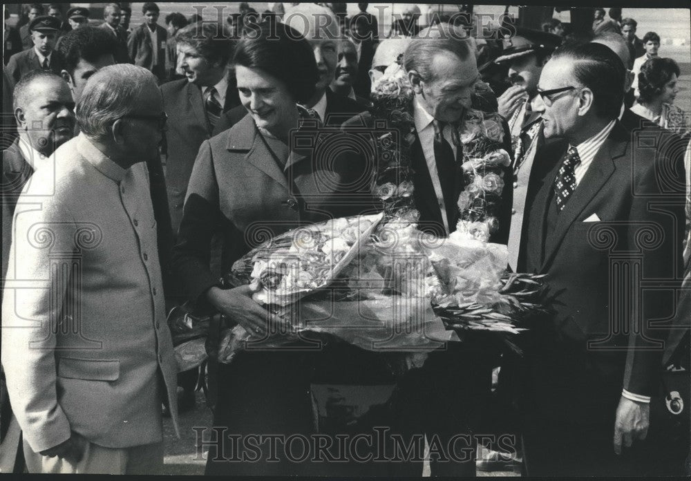 Press Photo Dr. Kurt Waldheim, United Nations Secretary General, Wife, New Delhi - Historic Images