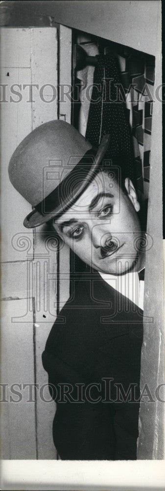 1957, French screen comedian Fernand Raynaud - KSB73809 - Historic Images