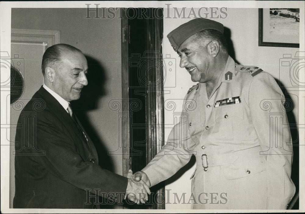 1969 Press Photo Jordanian Prime Minister Mr. Bahjat Talhounui  & an Iraqi - Historic Images