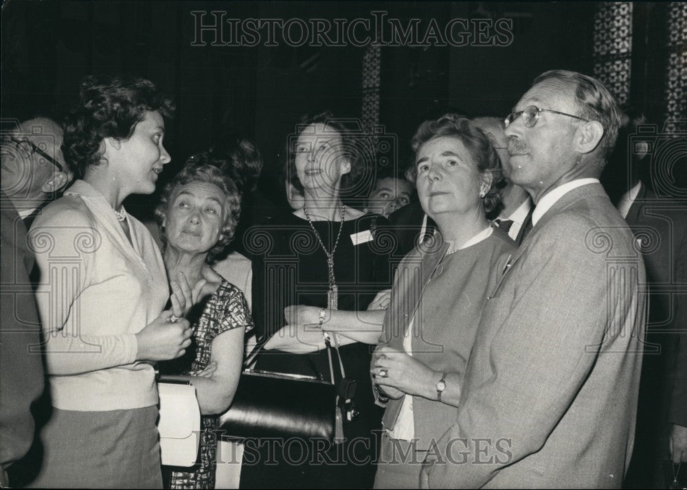 1962  Dr. D. Horstmann, Prof. of Epidemiology at Yale University - Historic Images