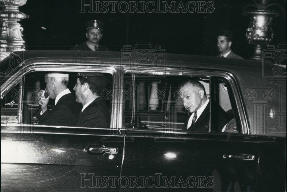 1971 Press Photo Argentina's President had to Resign Leavings-ton - Historic Images