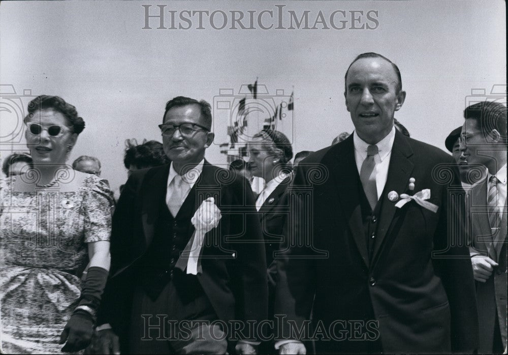 Press Photo US Amb to Japan Douglas MacArthur II &amp; wife &amp; Ryutaro Azuma. - Historic Images