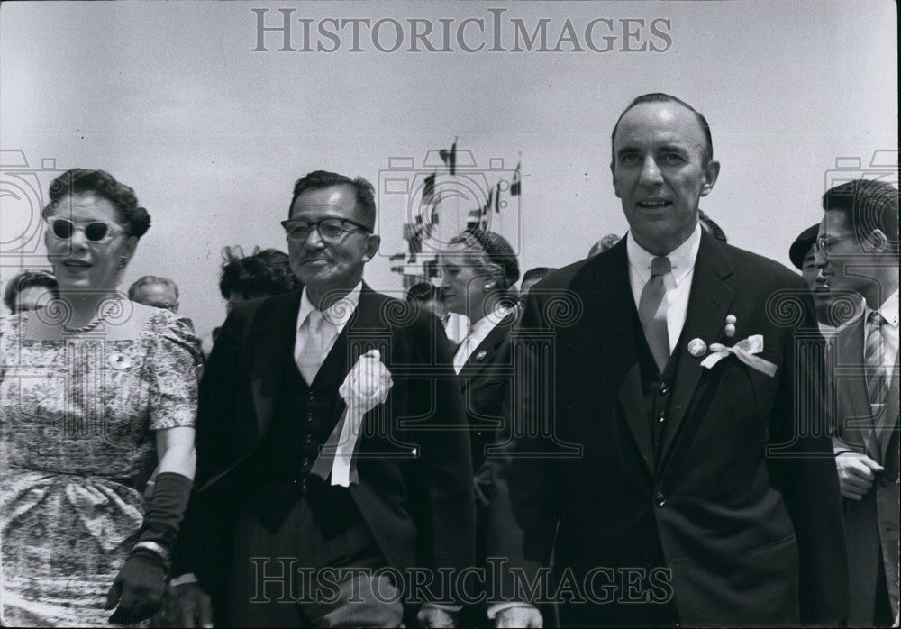 Press Photo US Amb to Japan Douglas MacArthur II & wife & Ryutaro Azuma. - Historic Images