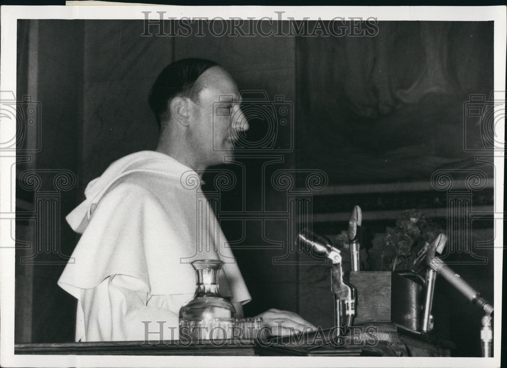 1958 Press Photo Nobel Peace Prize Awarded ti Father Pire Belgium - KSB74095-Historic Images