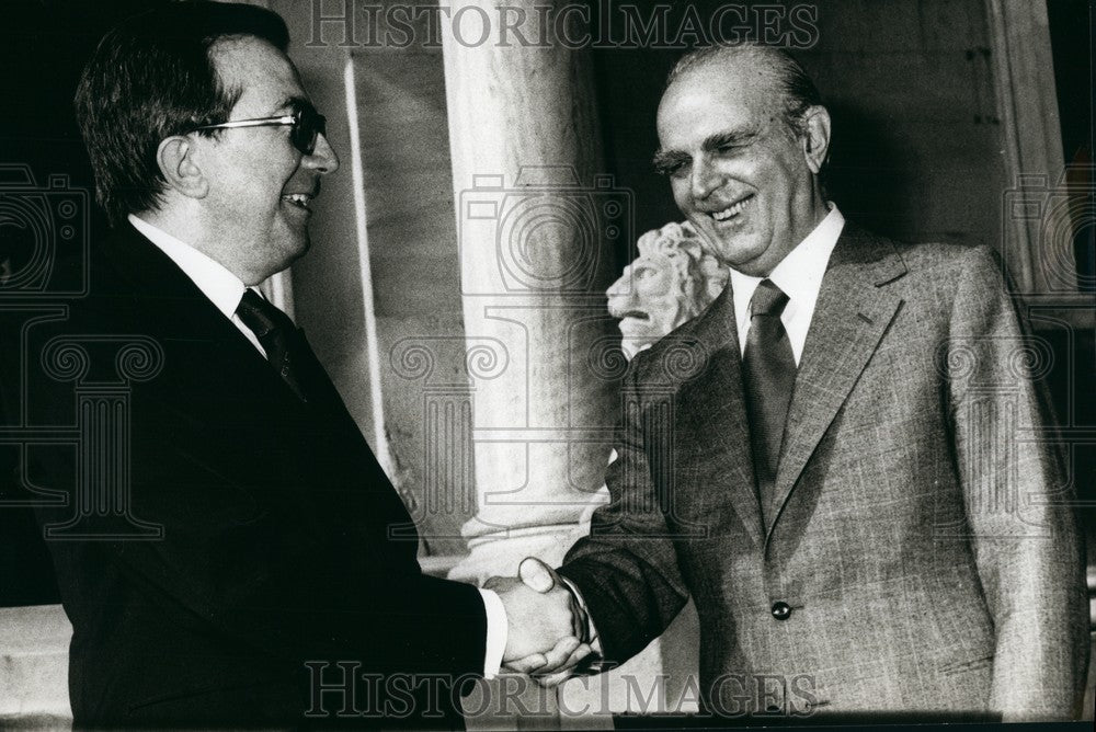 1977 Press Photo Giulio Andreotti Prime Minister Italy Constantine Caramanlis - Historic Images