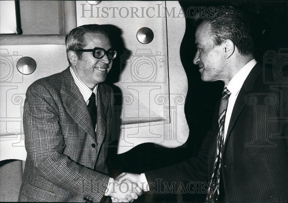 1976 Press Photo Newsman Piero Pratesi & Hon. Piero Ingrad, - KSB74117-Historic Images