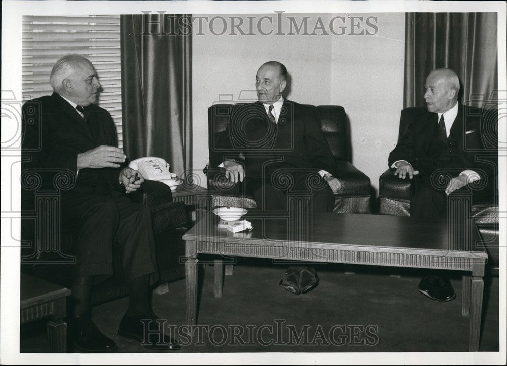 1969 Jordanian Premier Mr. BahjatTalhouni with Mr. Davies Dircklor - Historic Images