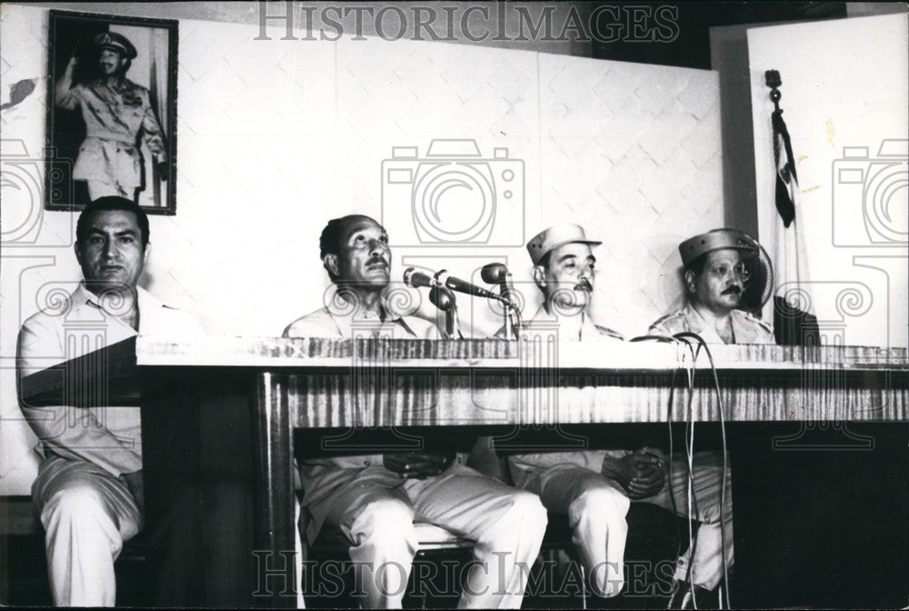 1977, President Anwar El Sadat & officers - KSB74305 - Historic Images