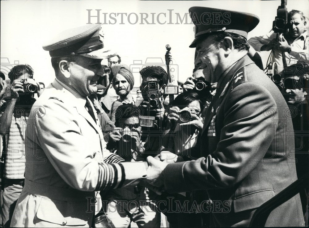 1971 Press Photo Air Marshal P.S. Koutakhov &amp; Air Marshal P.C. Lal - KSB74463-Historic Images