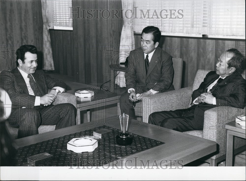 1976, Farouk Kaddoumi Foreign Minister Palestine Kiichi Miyazawa - Historic Images