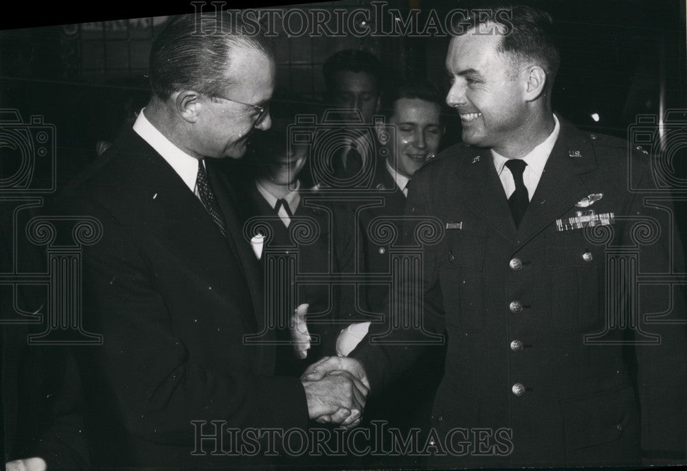 1955, &quot;The Highest Man In The World&quot; Received In Paris - KSB74667 - Historic Images