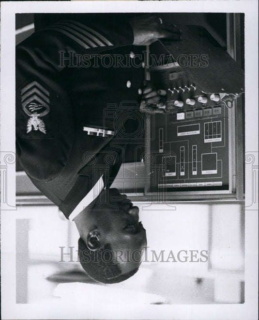 Press Photo Chief Radioman John L. Nixon - KSB75043 - Historic Images