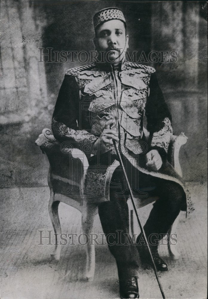  Man claims to be "dead" Rajah Kumar of Bhowal - Historic Images