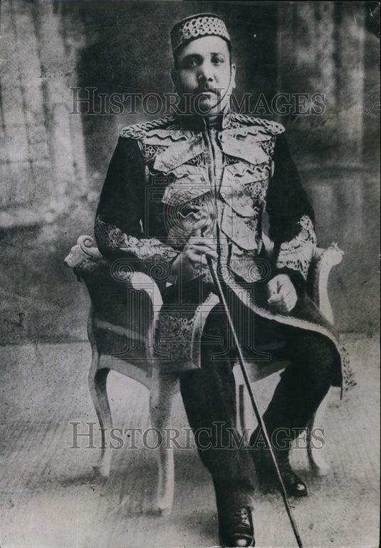  Man claims to be "dead" Rajah Kumar of Bhowal - Historic Images