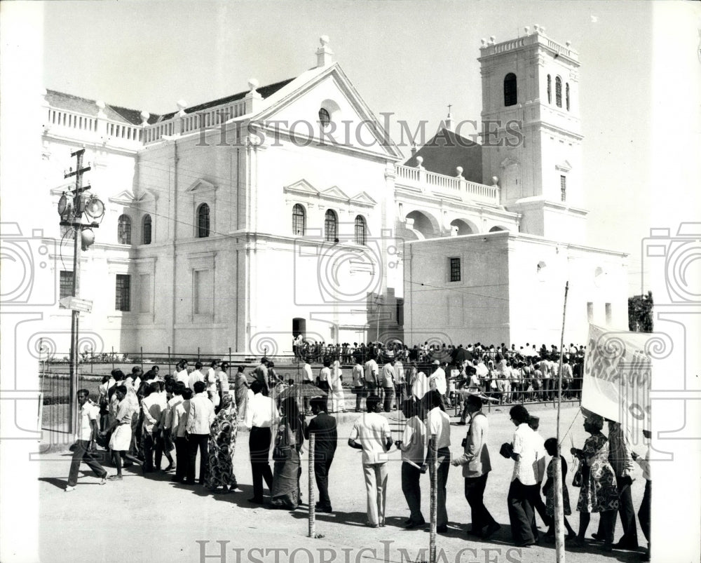 Exposition of St. Xavier Draws Thousands of Pilgrims-Historic Images