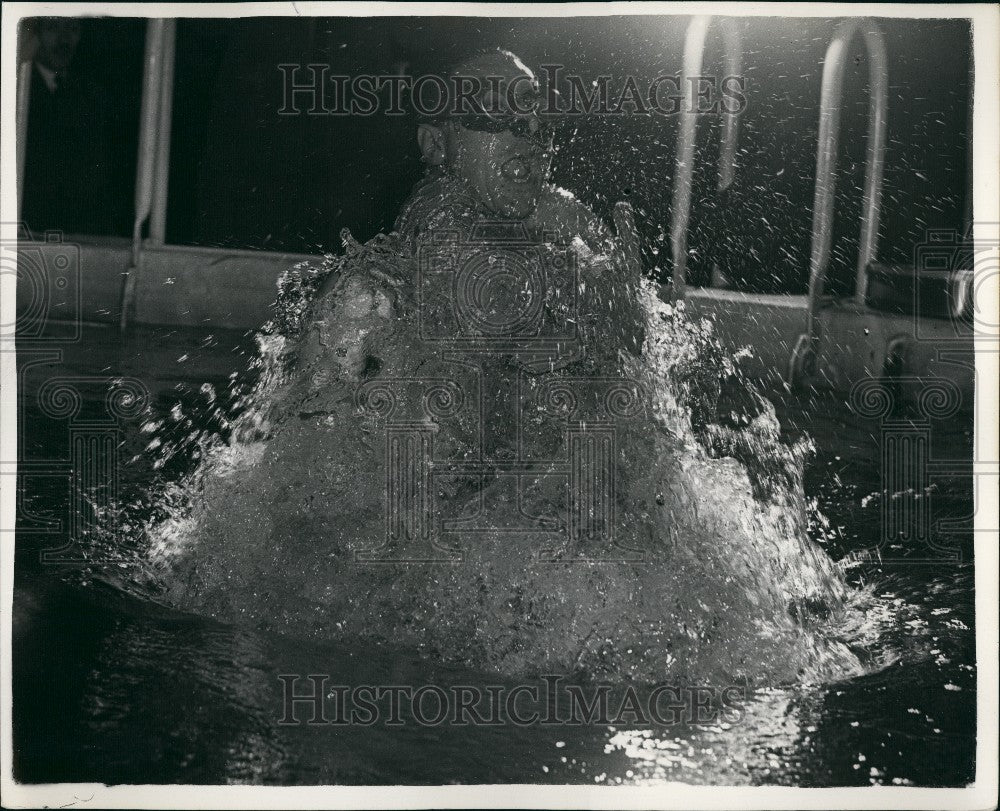 1954 Press Photo Sub-Mariner Breaks The Surface After Ascending Tank - KSG04617-Historic Images