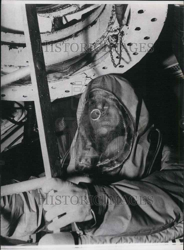 1965 Press Photo Submarine Escape Trials From Record Depths - Historic Images