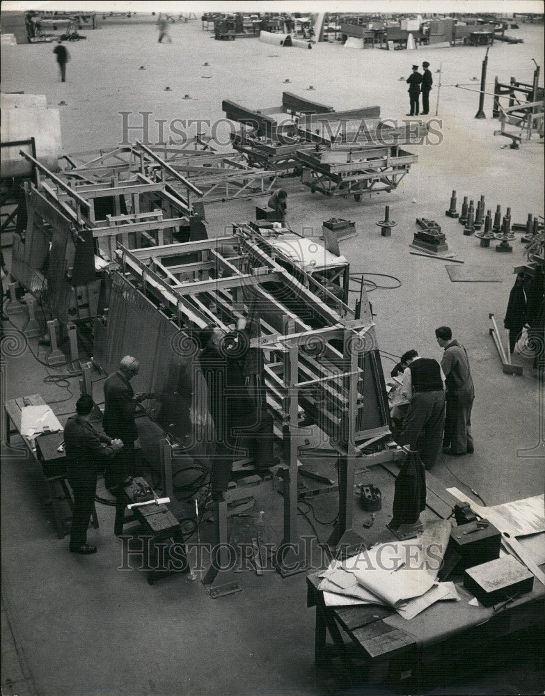 Press Photo Building The Britannia Air Liner - Historic Images