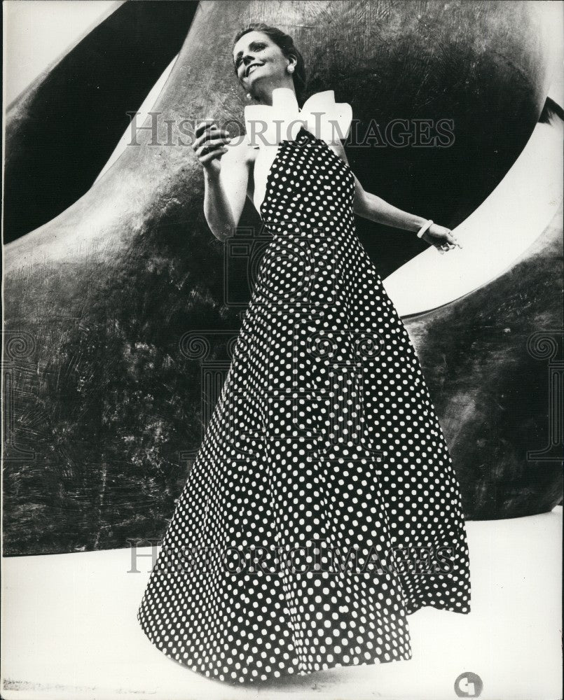 Press Photo Fashion design by Jean Louis. - KSG05649 - Historic Images