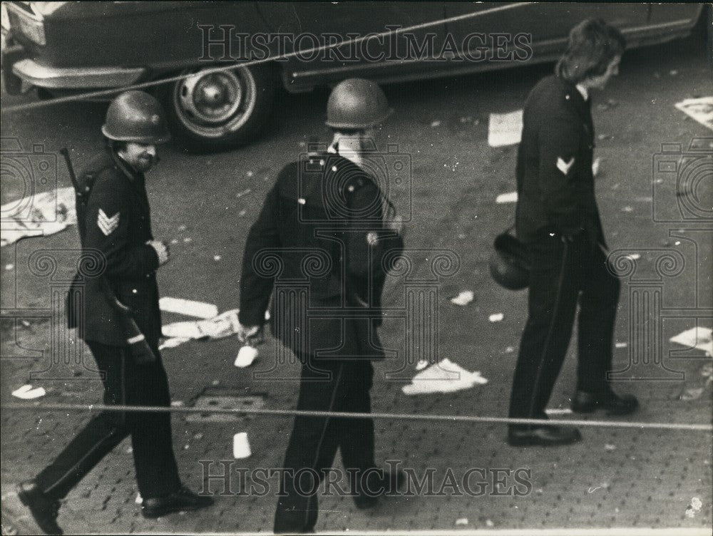 1974, Armed French Police Officers - KSG06379 - Historic Images