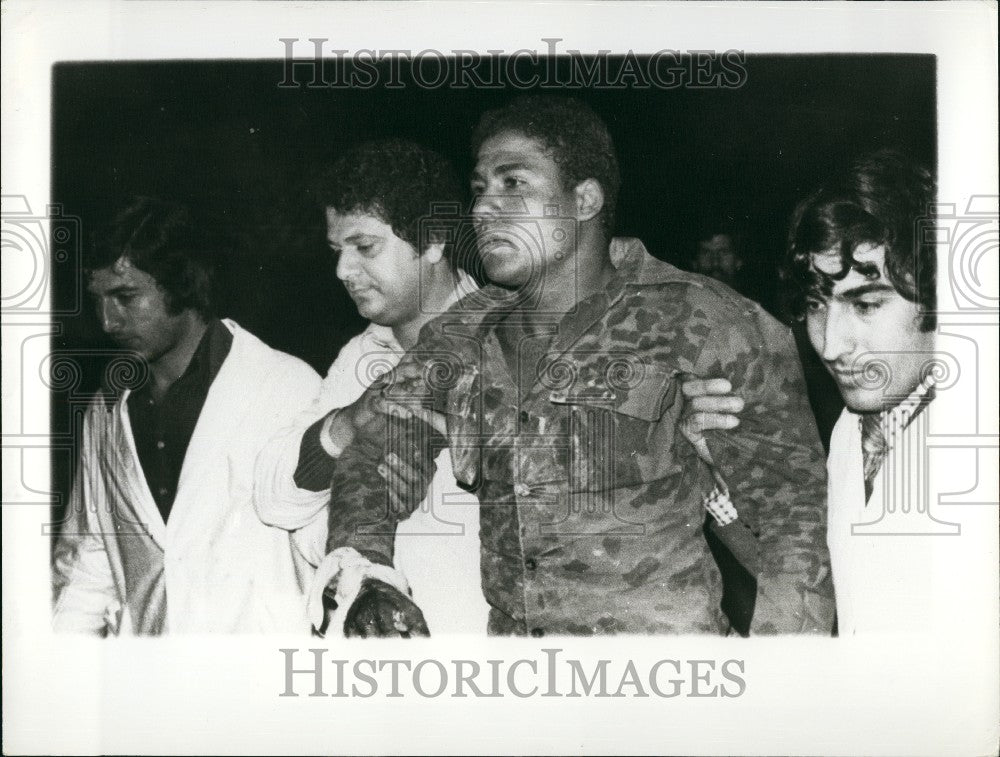 1978 Press Photo Egyptian Commando Arrested Cyprus Security Forces Shootout - Historic Images