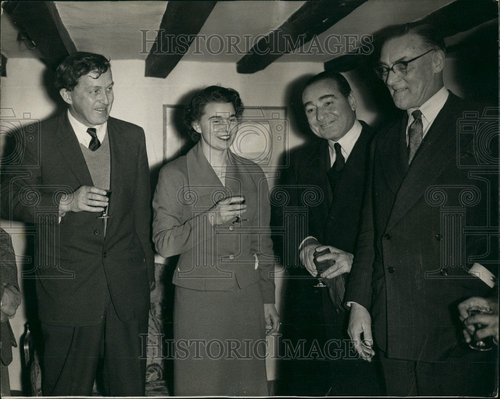 1959 Press Photo Mr, Mrs Bailey, Menderes, Doctor Knight - Historic Images