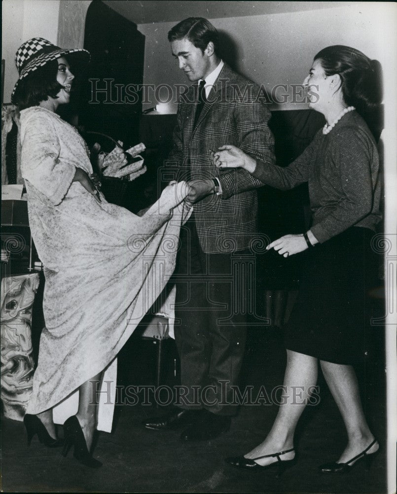 1964 Press Photo Natalie Wood Actress David Niven Jr. - Historic Images