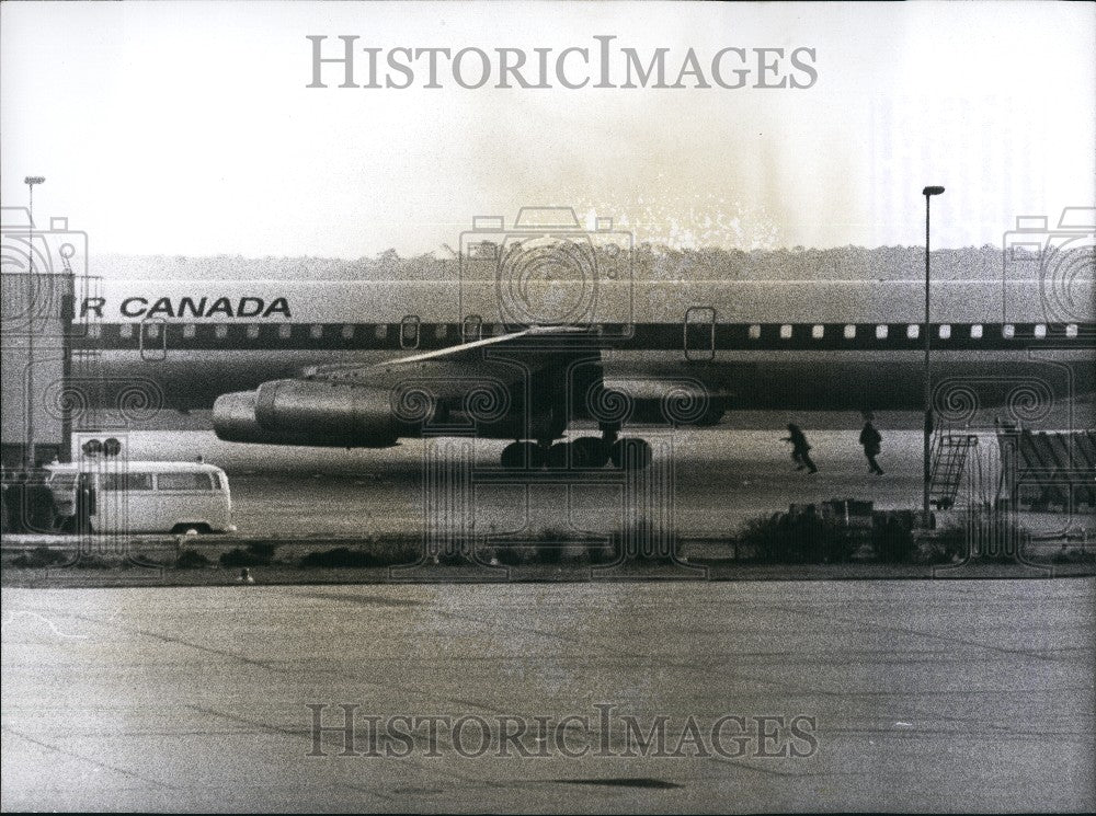 1972 Press Photo Police Storm Air Canada Aircraft After Hijacker Fatally Shot - Historic Images
