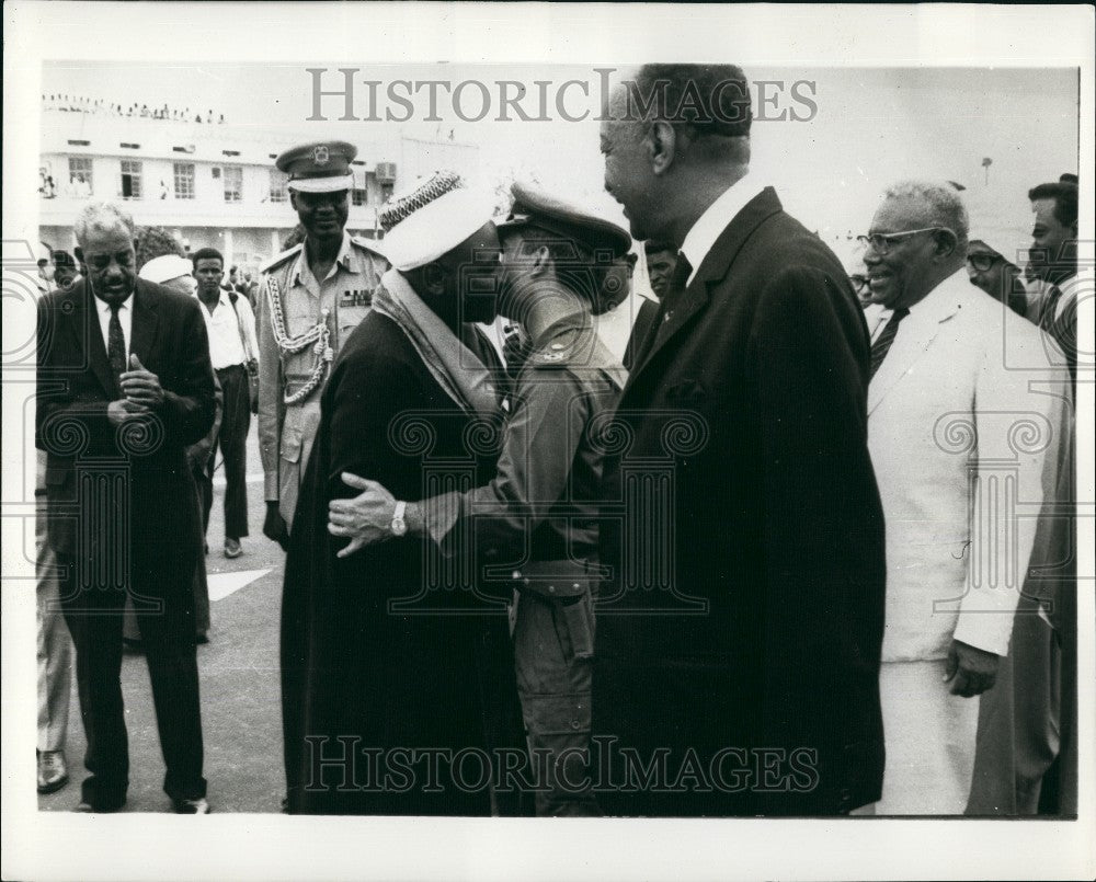 1967 Press Photo King Hussein Jordan Greeted By Sudanese Official Kartoum - Historic Images