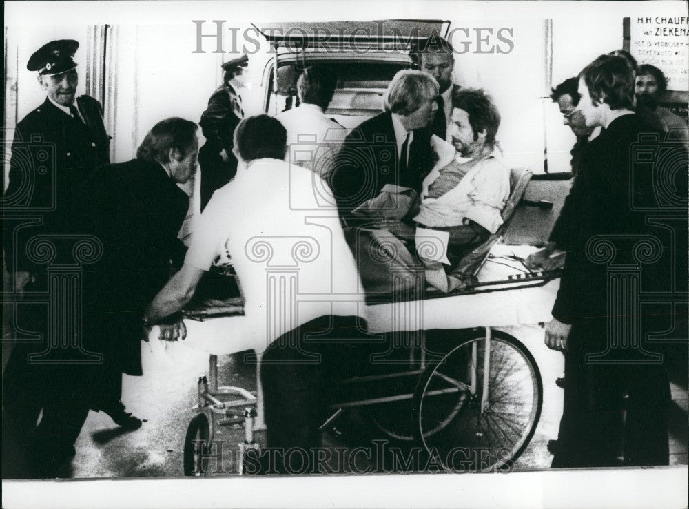 1971 Press Photo  Hostage Released From The Train In Hollland - Historic Images