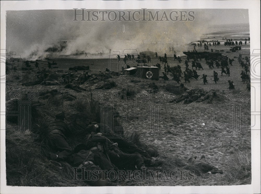 1957 Press Photo Filming at Cambar the Beaches of Dunkirk - Historic Images