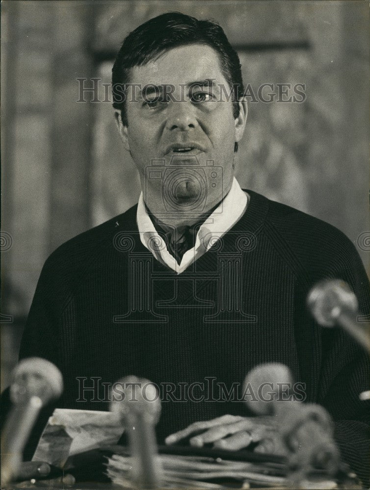 1971, Jerry Lewis at a Paris Press Conference - KSG13065 - Historic Images