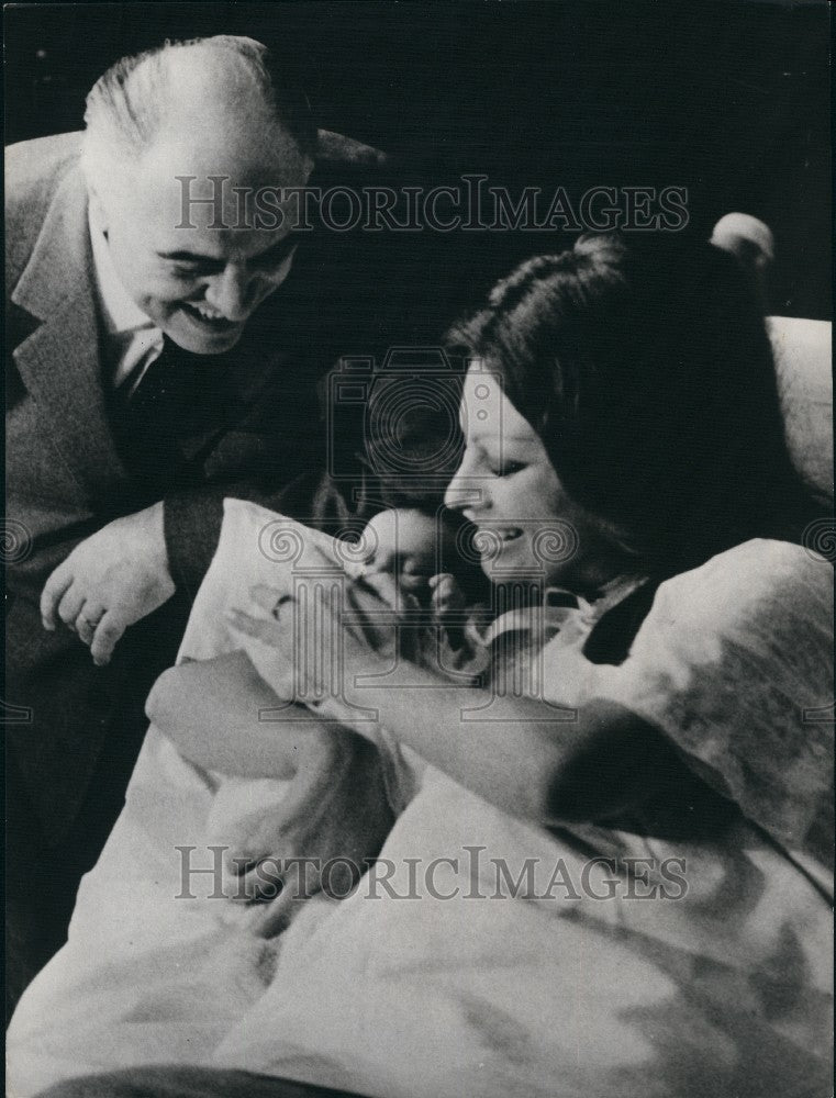 1969, Sophia Loren And Child Carlo Ponti Husband Italian Actress - Historic Images