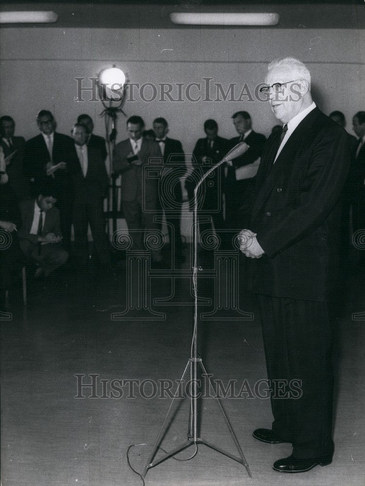 1959, Chief Justice Earl Warren in Berlin. - KSG14109 - Historic Images