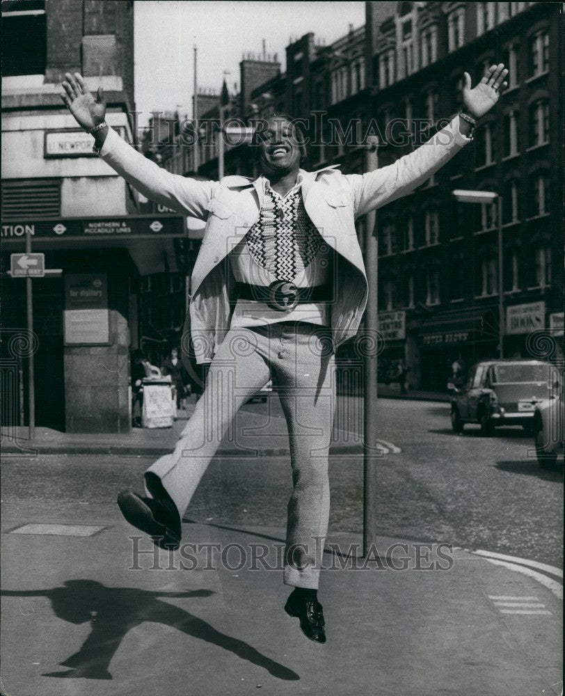 1972 Press Photo Pop Singer Lovelace Watkins - KSG14265 - Historic Images